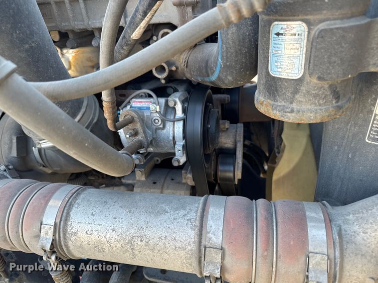 image for item EA2317 2017 Freightliner Cascadia 125 semi truck