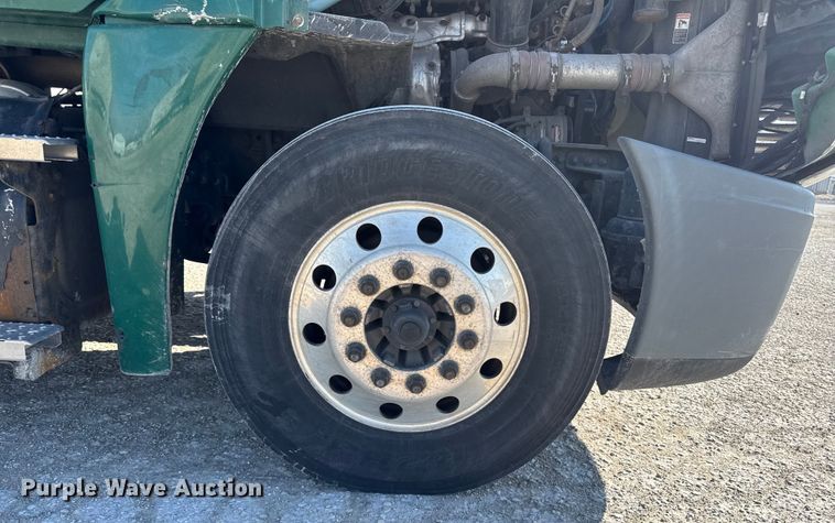 image for item EA2317 2017 Freightliner Cascadia 125 semi truck