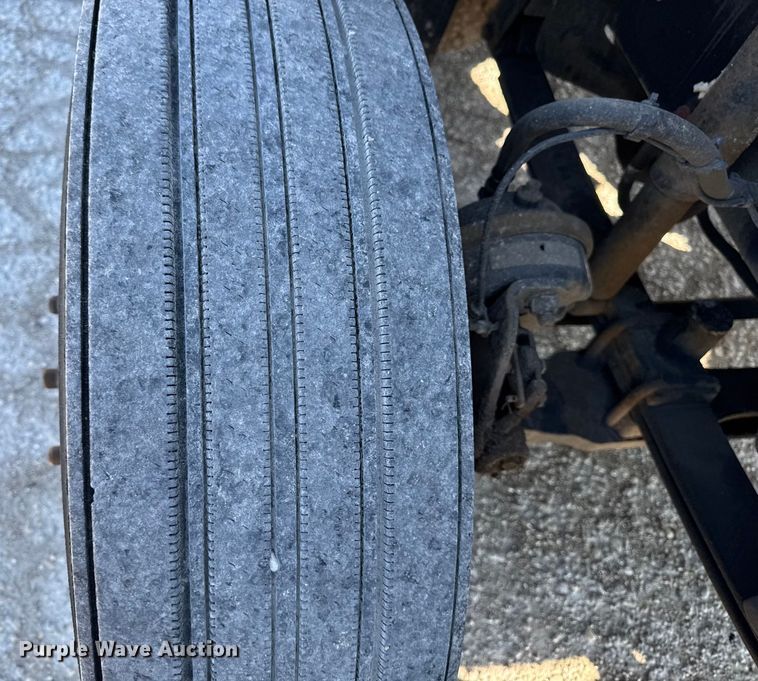 image for item EA2317 2017 Freightliner Cascadia 125 semi truck