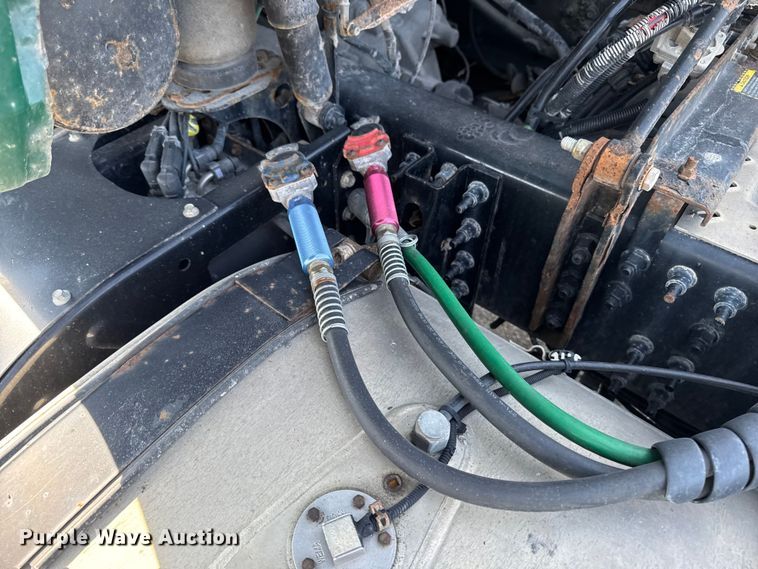 image for item EA2318 2016 Mack Cxu semi truck