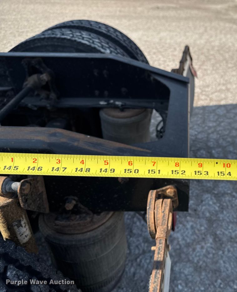 image for item EA2318 2016 Mack Cxu semi truck