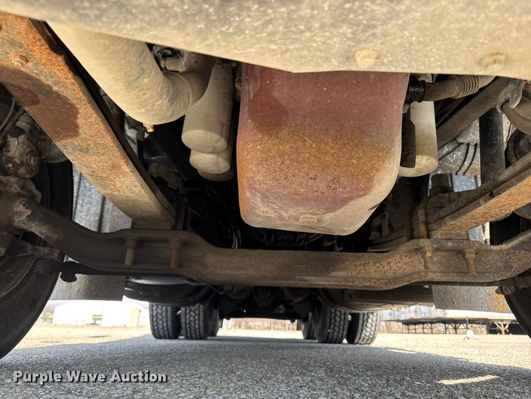 image for item EA2318 2016 Mack Cxu semi truck