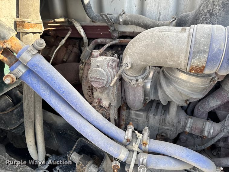 image for item EA2318 2016 Mack Cxu semi truck