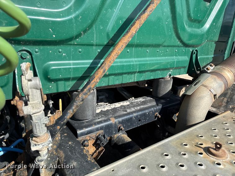 image for item EA2319 2017 Freightliner Cascadia 125 semi truck