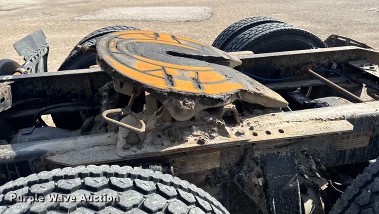 image for item EA2319 2017 Freightliner Cascadia 125 semi truck