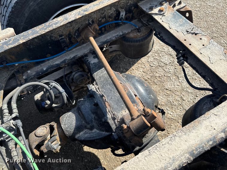 image for item EA2319 2017 Freightliner Cascadia 125 semi truck