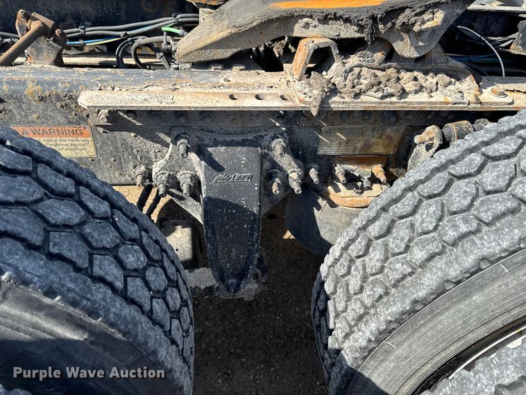 image for item EA2319 2017 Freightliner Cascadia 125 semi truck