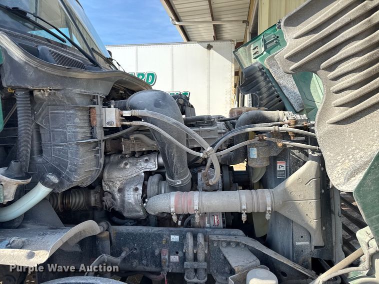 image for item EA2319 2017 Freightliner Cascadia 125 semi truck