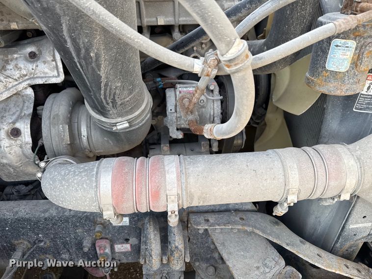 image for item EA2319 2017 Freightliner Cascadia 125 semi truck