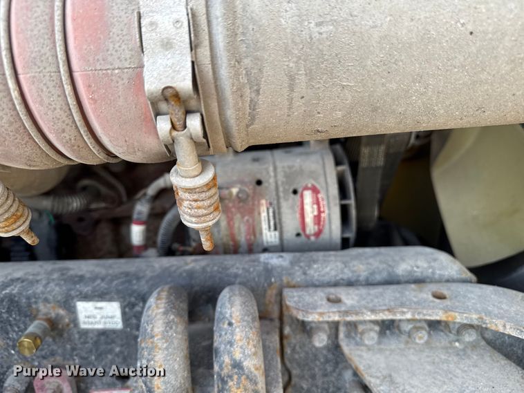 image for item EA2319 2017 Freightliner Cascadia 125 semi truck