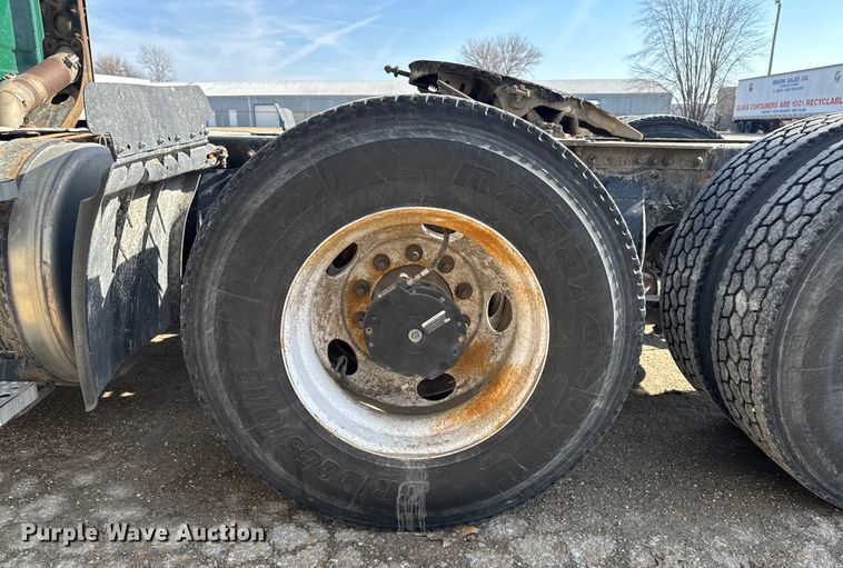 image for item EA2319 2017 Freightliner Cascadia 125 semi truck