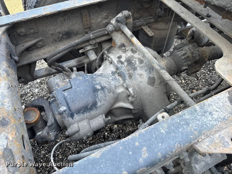 image for item EA2320 2017 Freightliner Cascadia 125 semi truck