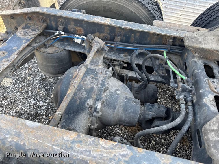 image for item EA2320 2017 Freightliner Cascadia 125 semi truck