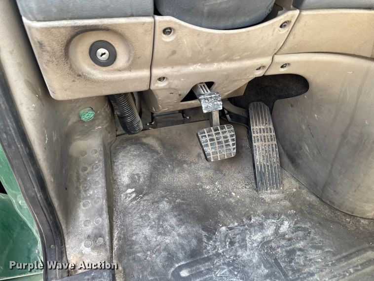 image for item EA2320 2017 Freightliner Cascadia 125 semi truck