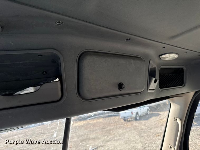 image for item EA2320 2017 Freightliner Cascadia 125 semi truck