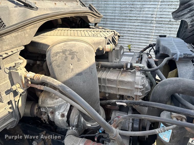 image for item EA2320 2017 Freightliner Cascadia 125 semi truck