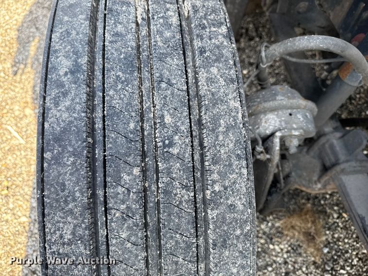 image for item EA2320 2017 Freightliner Cascadia 125 semi truck