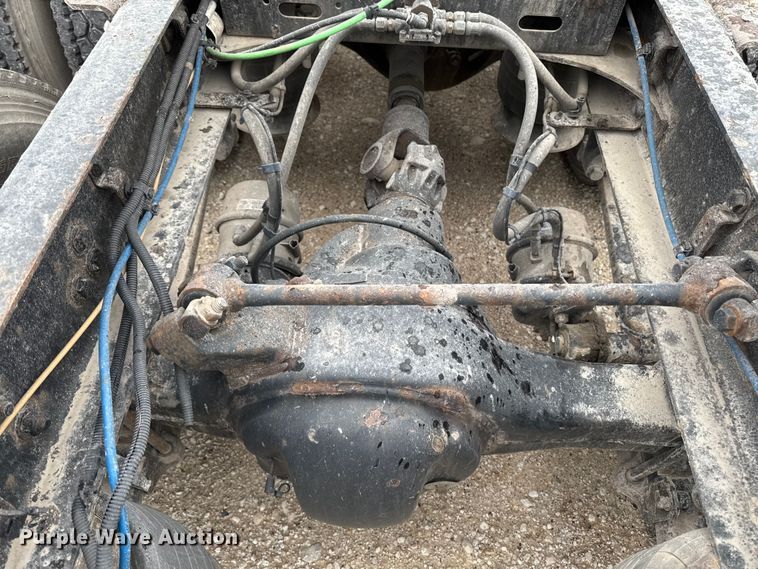 image for item EF2452 2017 Freightliner Cascadia 125 semi truck