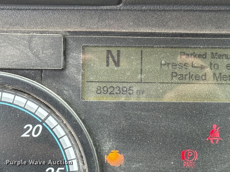 image for item EF2452 2017 Freightliner Cascadia 125 semi truck