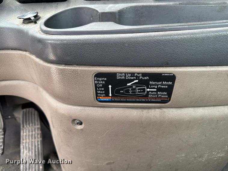 image for item EF2452 2017 Freightliner Cascadia 125 semi truck