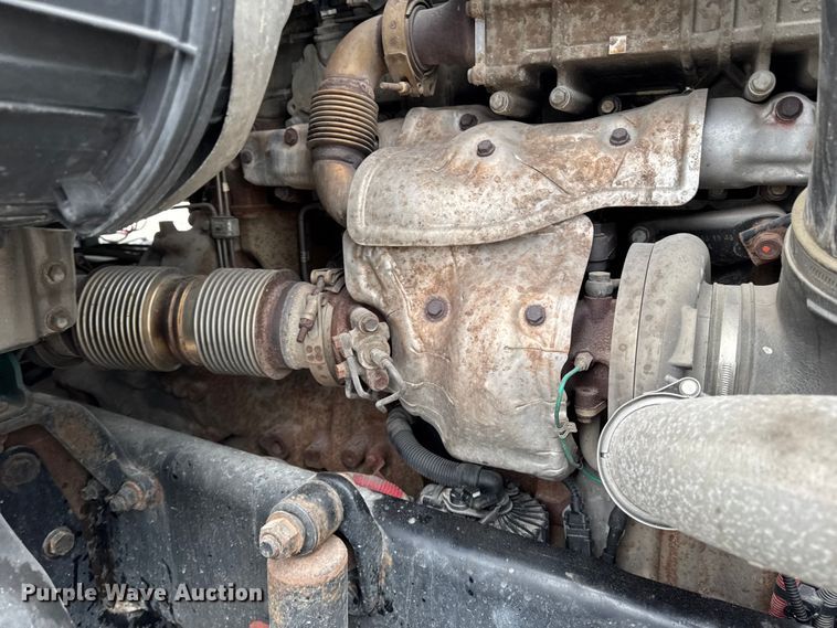 image for item EF2452 2017 Freightliner Cascadia 125 semi truck