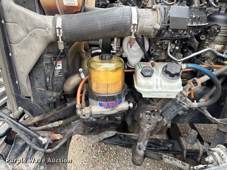 image for item EF2452 2017 Freightliner Cascadia 125 semi truck