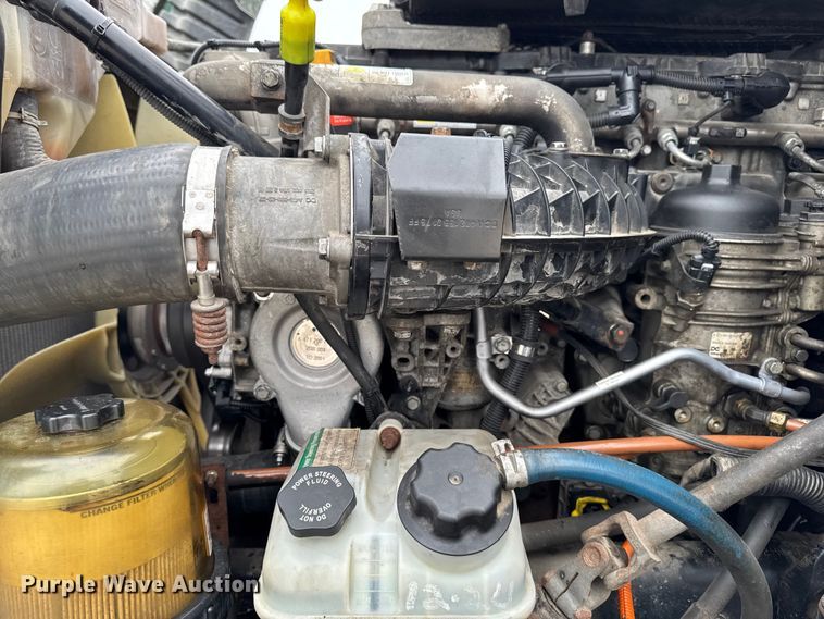 image for item EF2452 2017 Freightliner Cascadia 125 semi truck