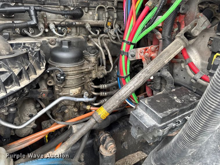 image for item EF2452 2017 Freightliner Cascadia 125 semi truck