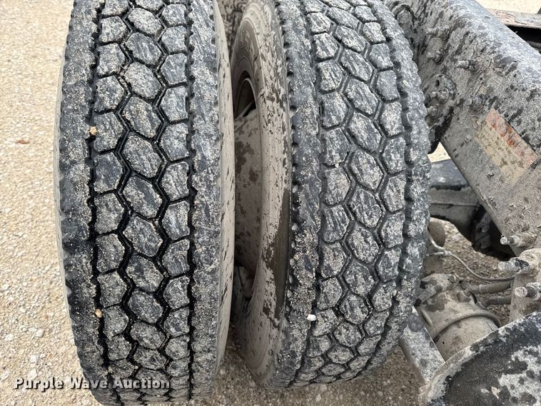 image for item EF2452 2017 Freightliner Cascadia 125 semi truck