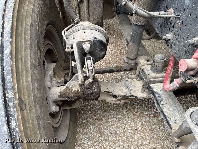 image for item EF2452 2017 Freightliner Cascadia 125 semi truck