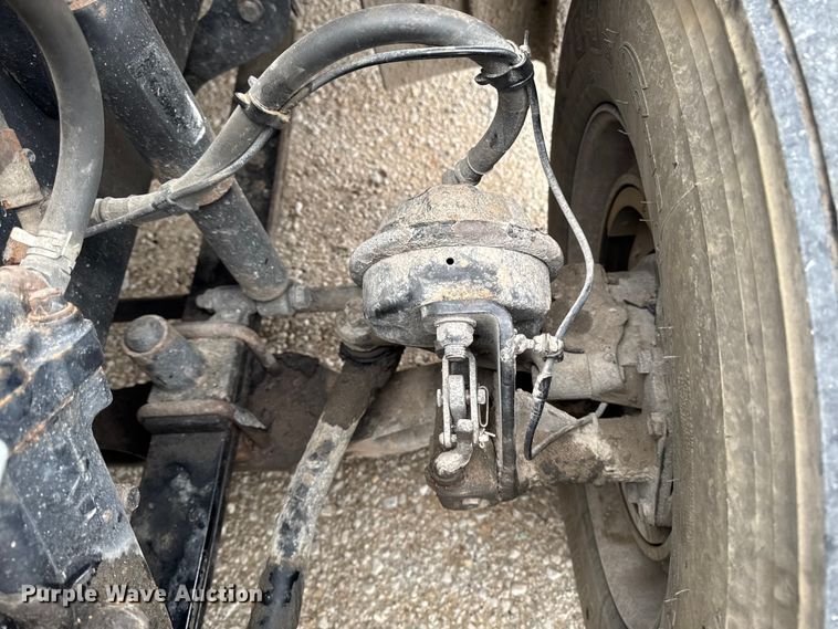 image for item EF2452 2017 Freightliner Cascadia 125 semi truck