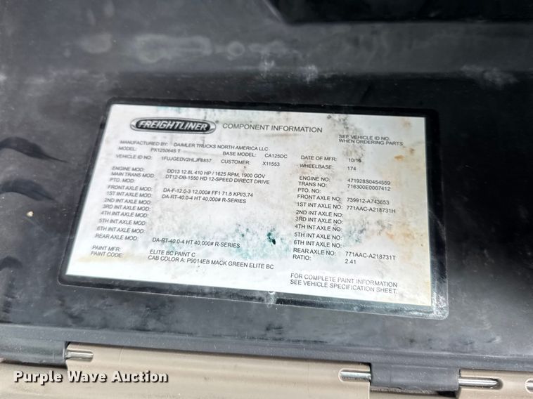 image for item EF2452 2017 Freightliner Cascadia 125 semi truck