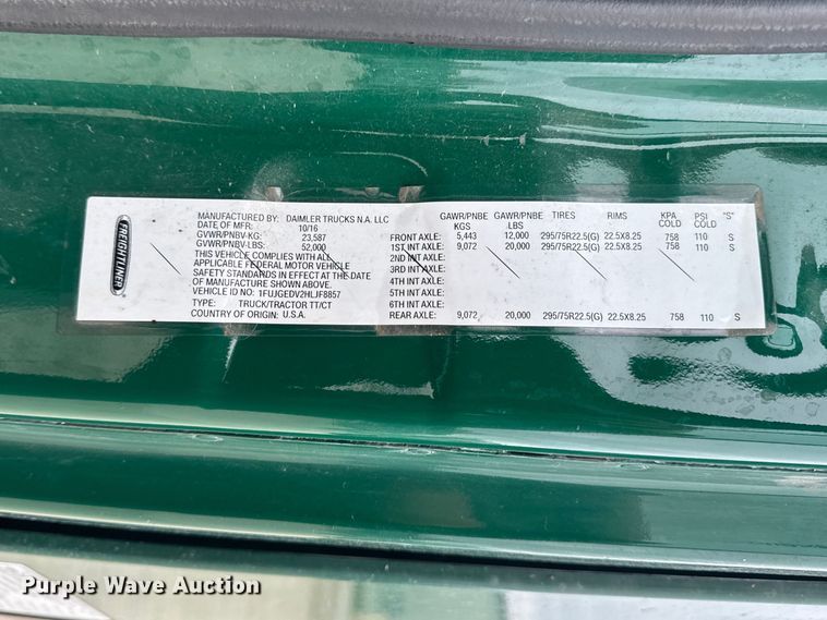 image for item EF2452 2017 Freightliner Cascadia 125 semi truck