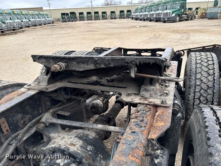 image for item EF2453 2017 Freightliner Cascadia semi truck