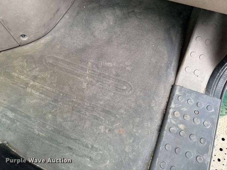 image for item EF2453 2017 Freightliner Cascadia semi truck