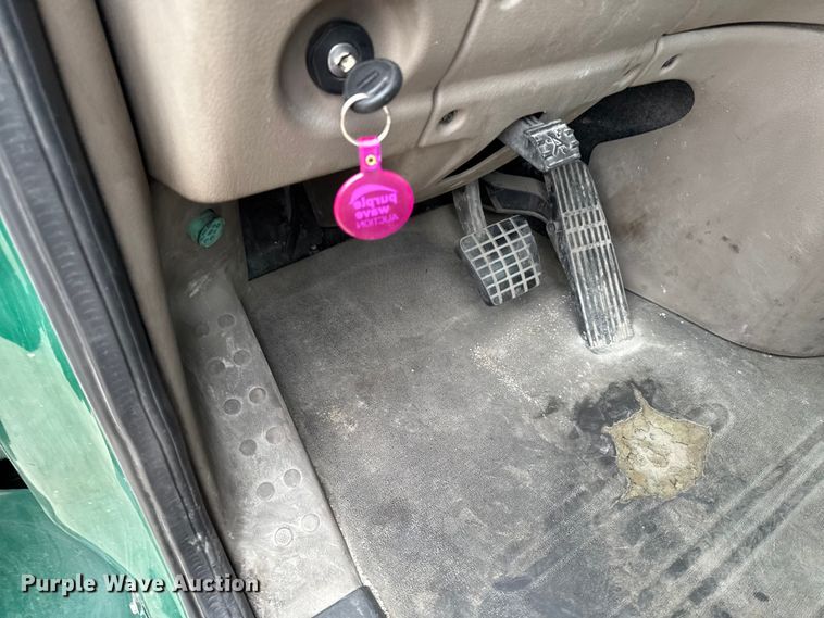 image for item EF2453 2017 Freightliner Cascadia semi truck