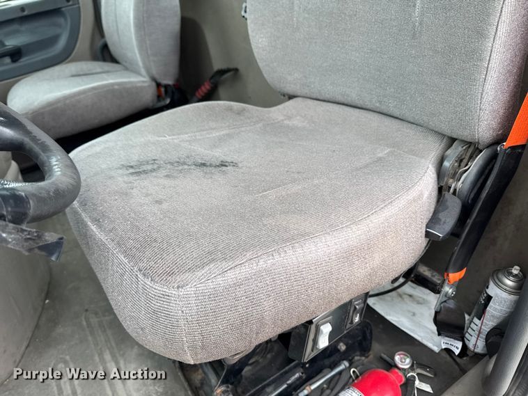 image for item EF2453 2017 Freightliner Cascadia semi truck