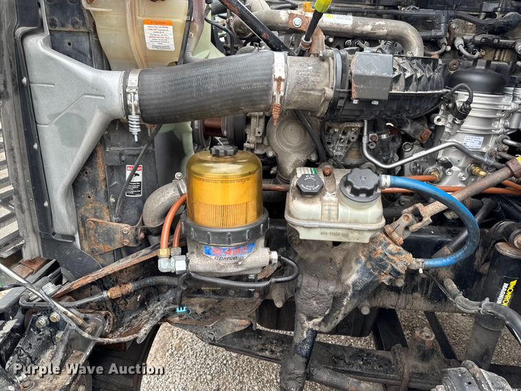 image for item EF2453 2017 Freightliner Cascadia semi truck