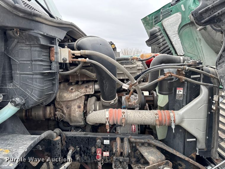 image for item EF2453 2017 Freightliner Cascadia semi truck