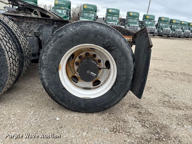 image for item EF2453 2017 Freightliner Cascadia semi truck