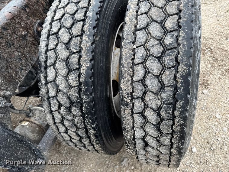 image for item EF2453 2017 Freightliner Cascadia semi truck