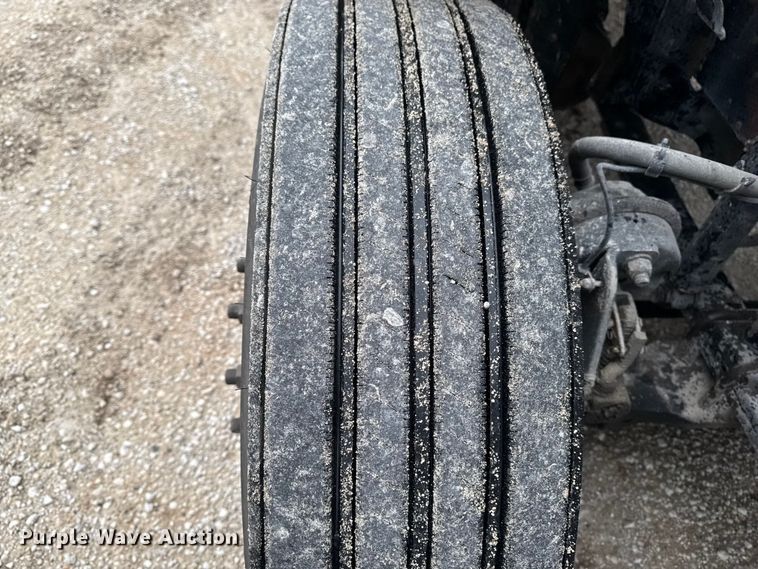 image for item EF2453 2017 Freightliner Cascadia semi truck