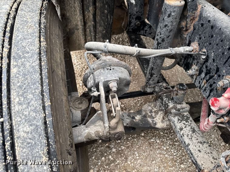 image for item EF2453 2017 Freightliner Cascadia semi truck