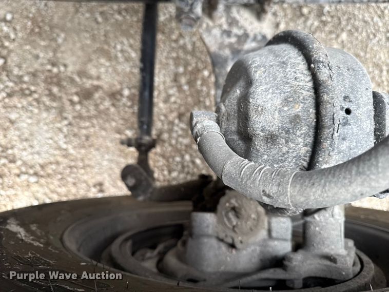 image for item EF2453 2017 Freightliner Cascadia semi truck