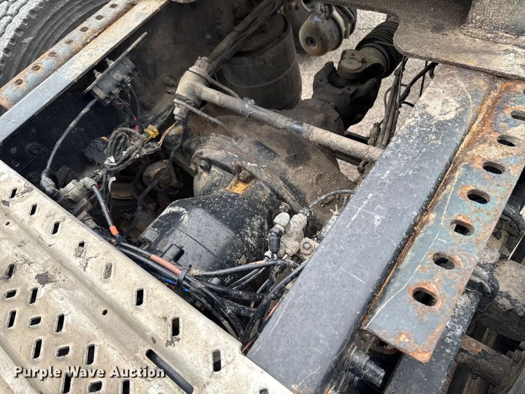 image for item EF2454 2016 Mack CXU613 semi truck