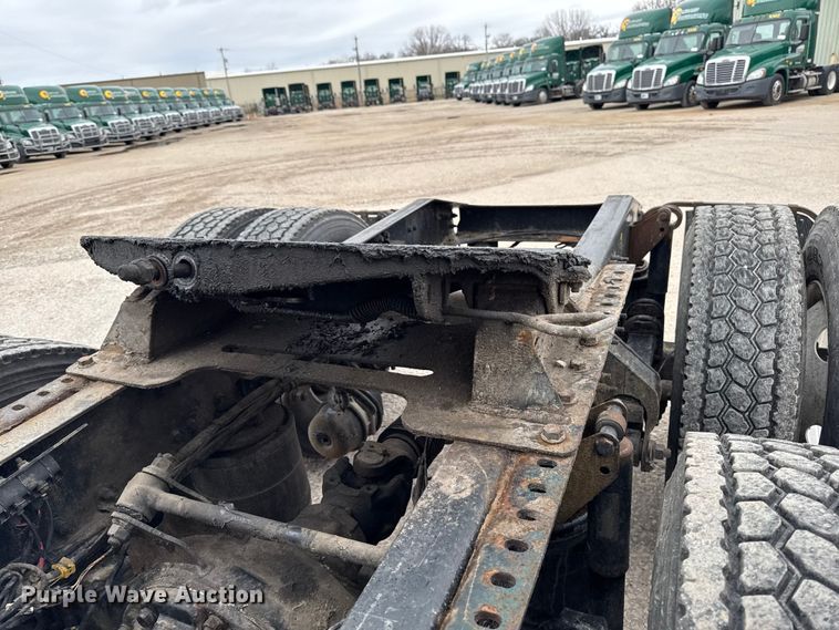 image for item EF2454 2016 Mack CXU613 semi truck