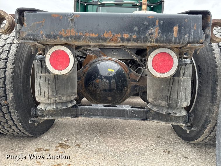 image for item EF2454 2016 Mack CXU613 semi truck