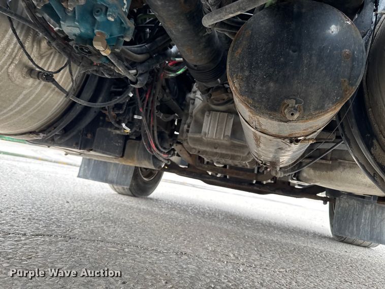 image for item EF2454 2016 Mack CXU613 semi truck