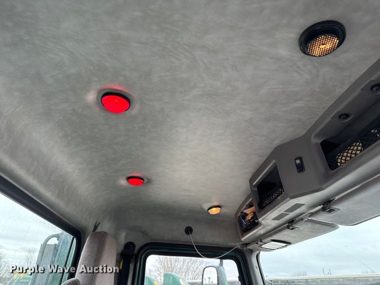 image for item EF2454 2016 Mack CXU613 semi truck