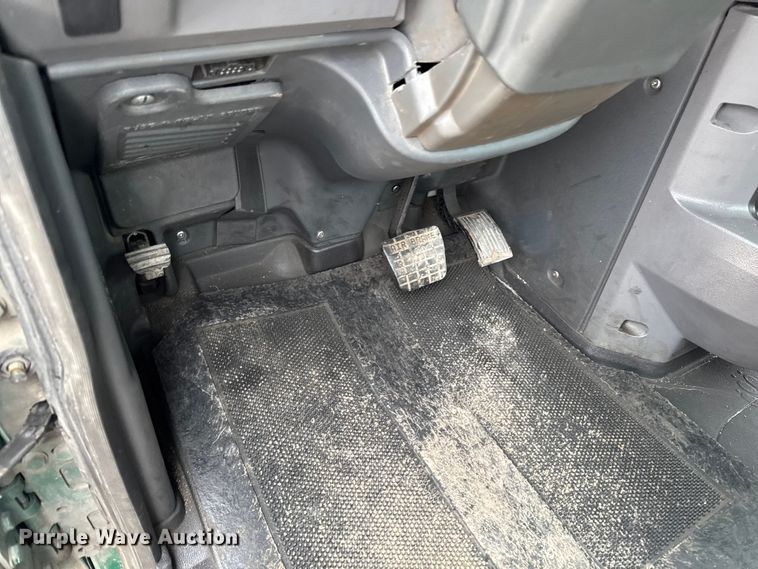 image for item EF2454 2016 Mack CXU613 semi truck